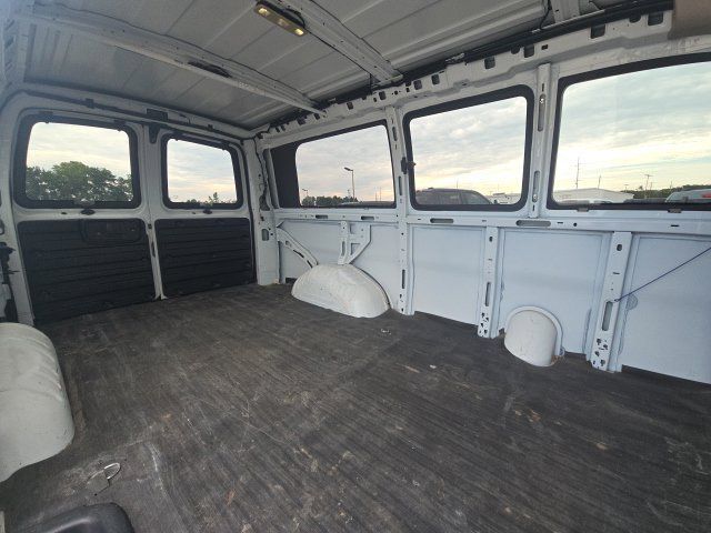 Certified 2017 Chevrolet Express 2500 RWD image 14