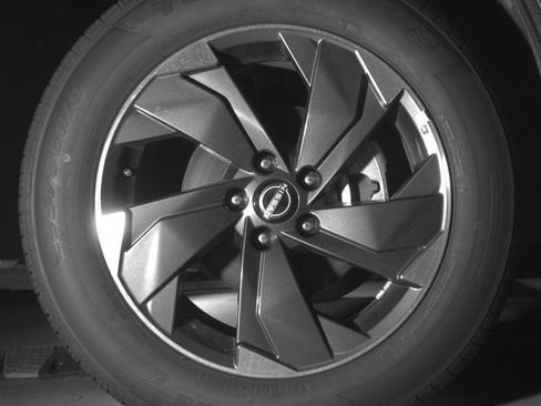 Used 2025 Nissan Rogue SV AWD/4WD image 13