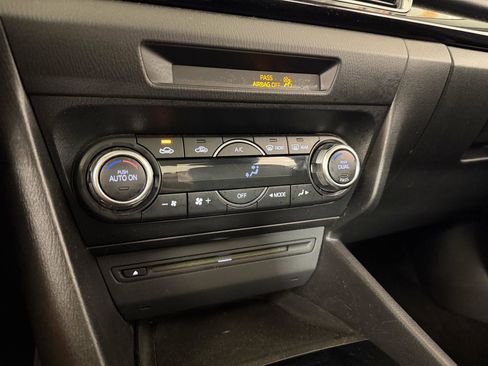 Used 2014 MAZDA MAZDA3 i Touring w/ Technology Package FWD image 20