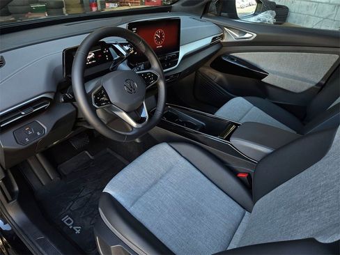 Certified 2023 Volkswagen ID.4 Pro image 9