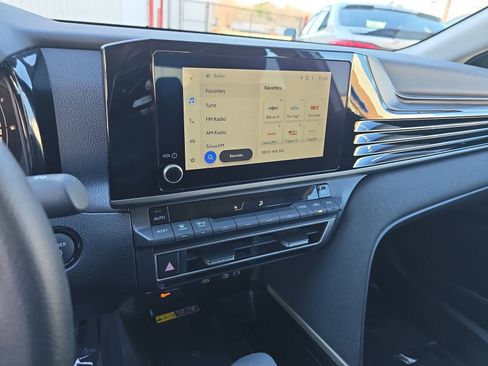 Used 2025 Toyota Camry LE image 25