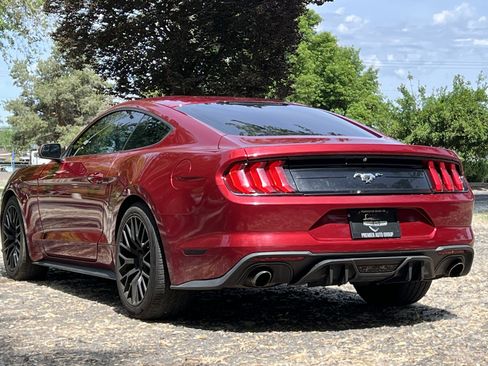 Used 2018 Ford Mustang Coupe RWD image 7