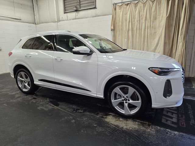 Used 2025 Audi Q5 Premium Plus w/ Premium Plus AWD/4WD image 8