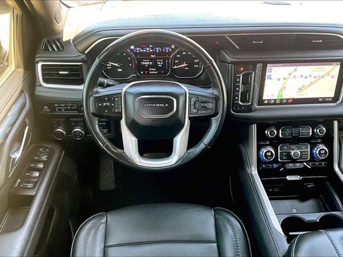 Used 2021 GMC Yukon Denali w/ Denali Premium Package image 6