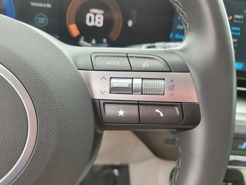 Used 2025 Hyundai Kona SEL FWD image 25