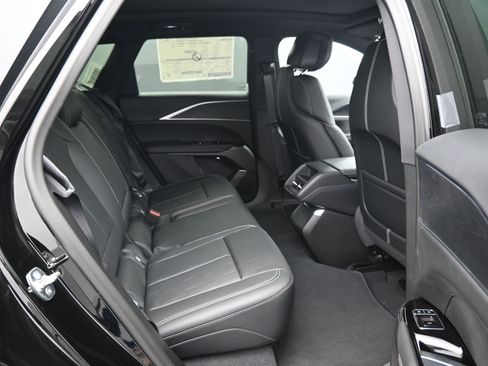 New 2025 Cadillac Lyriq Sport image 12