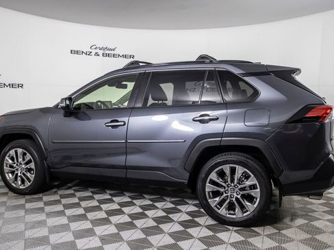 Used 2019 Toyota RAV4 Limited image 9