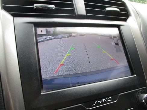 Used 2019 Ford Fusion SE FWD image 20
