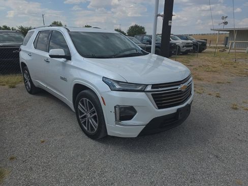 Used 2023 Chevrolet Traverse High Country w/ LPO, Floor Liner Package FWD image 1
