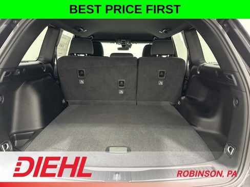 New 2026 Jeep Grand Cherokee Laredo image 9