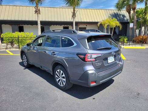 Used 2025 Subaru Outback Premium AWD/4WD image 8