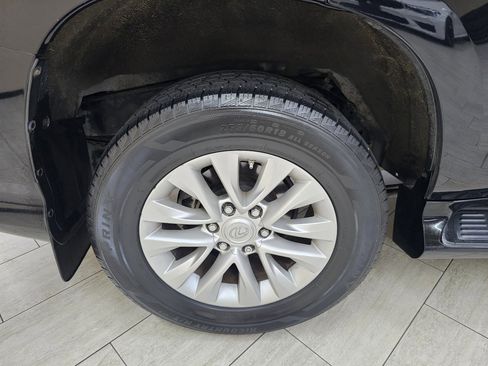 Used 2017 Lexus GX 460 image 42