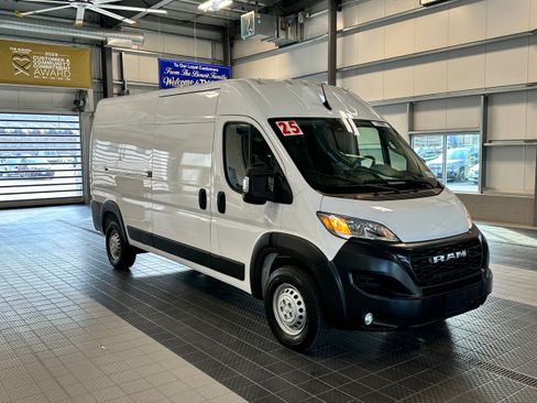 Used 2025 RAM ProMaster 3500 w/ Convenience Group FWD image 3