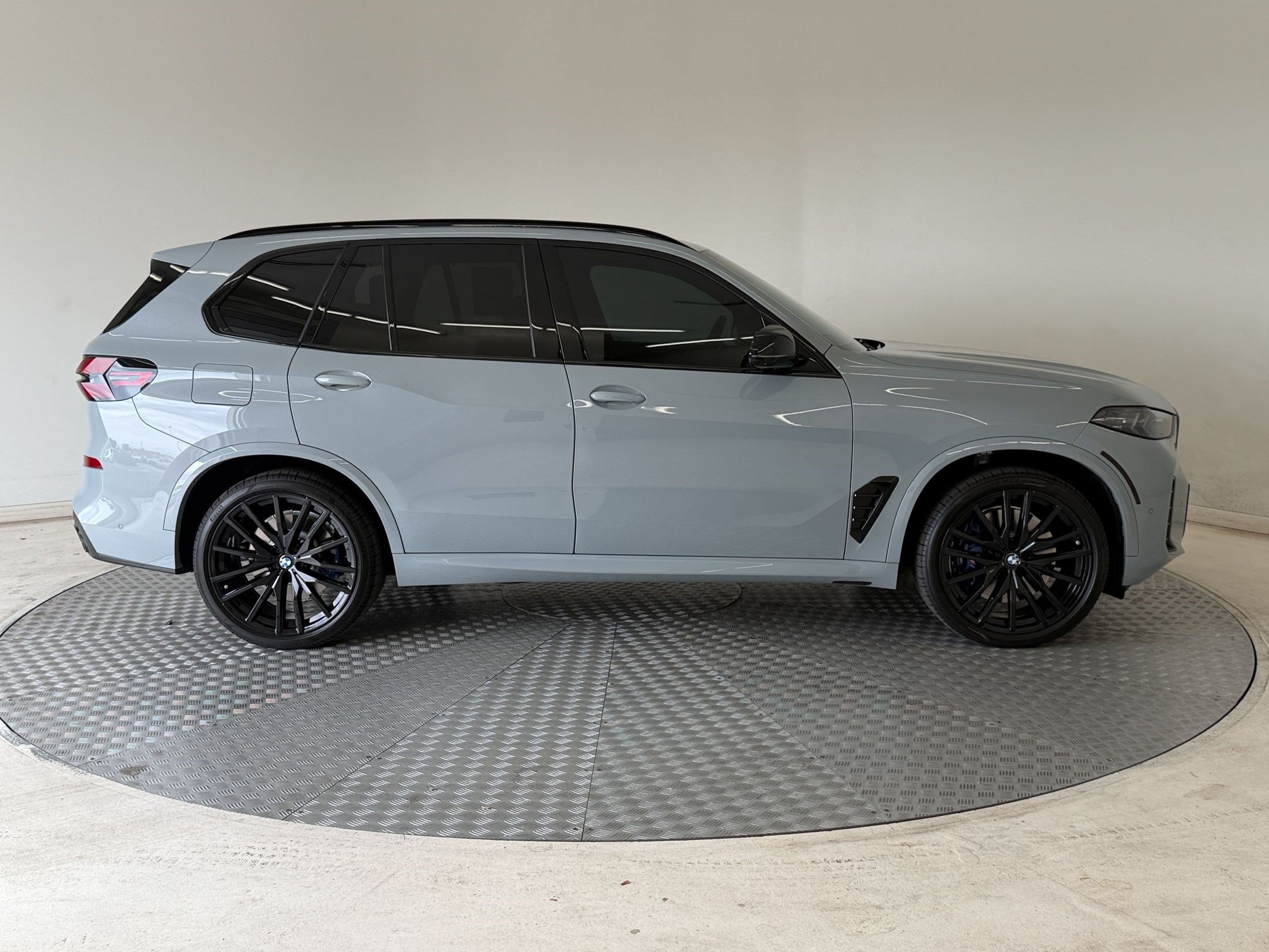 Used 2026 BMW X5 M60i AWD/4WD image 8