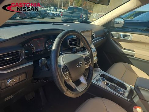 Used 2022 Ford Explorer XLT w/ Equipment Group 202A image 32