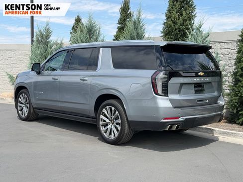 Used 2025 Chevrolet Suburban High Country AWD/4WD image 5