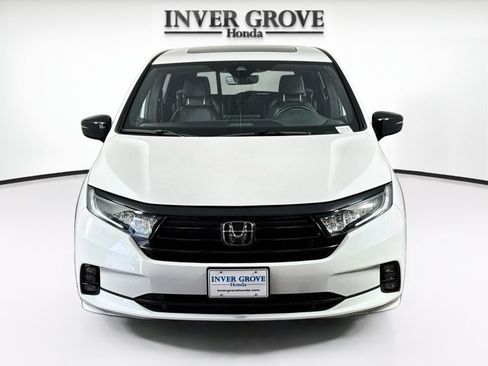 Used 2024 Honda Odyssey Sport image 2