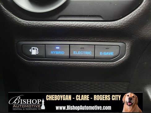 Used 2021 Jeep Wrangler Unlimited Sahara w/ Cold Weather Group image 12