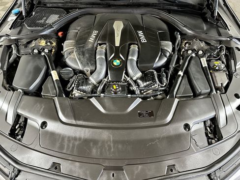 Used 2016 BMW 750i xDrive image 32