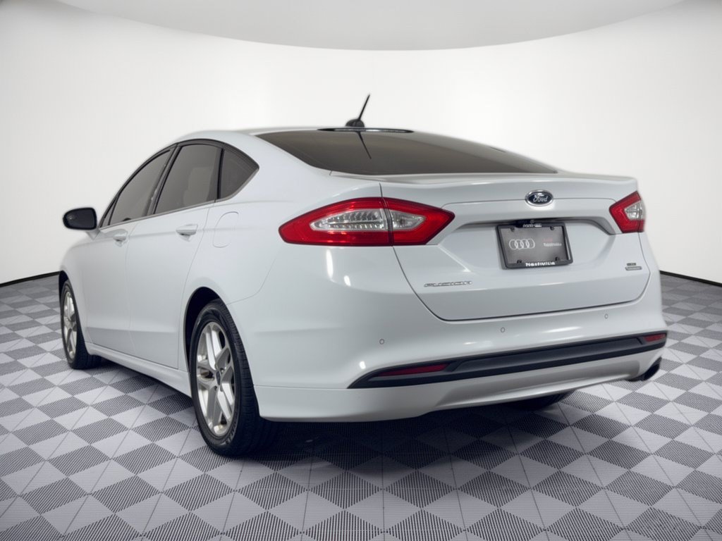 Used 2014 Ford Fusion SE FWD image 3