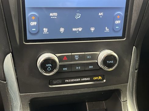 Certified 2024 Ford Edge Titanium image 22