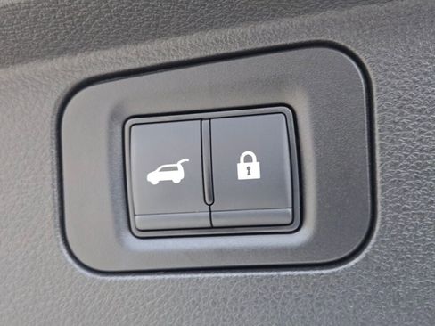 Used 2025 Nissan Armada Platinum Reserve image 16