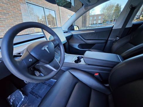Used 2024 Tesla Model Y Long Range AWD/4WD image 36