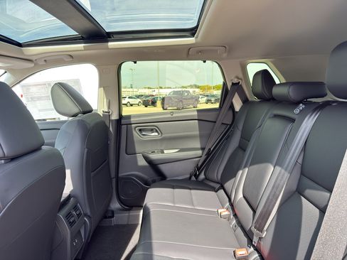 New 2026 Nissan Rogue SV w/ SV Premium Package image 33