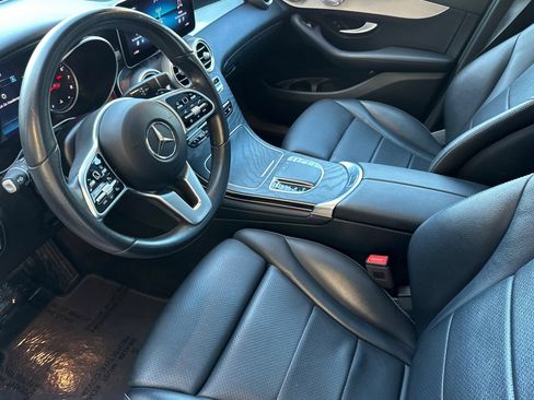 Used 2021 Mercedes-Benz GLC 300 4MATIC w/ Premium Package image 9