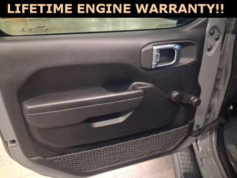 Used 2022 Jeep Wrangler Sport image 18