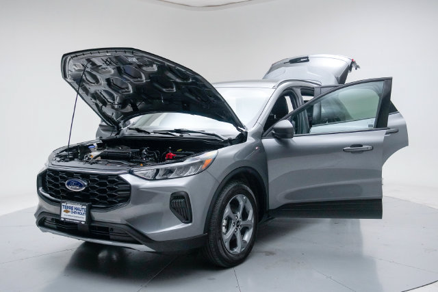 Used 2025 Ford Escape ST-Line FWD image 18