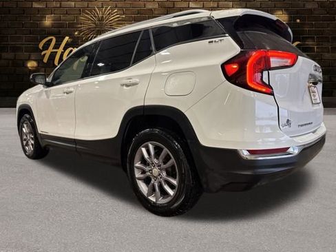 Used 2023 GMC Terrain SLT image 3