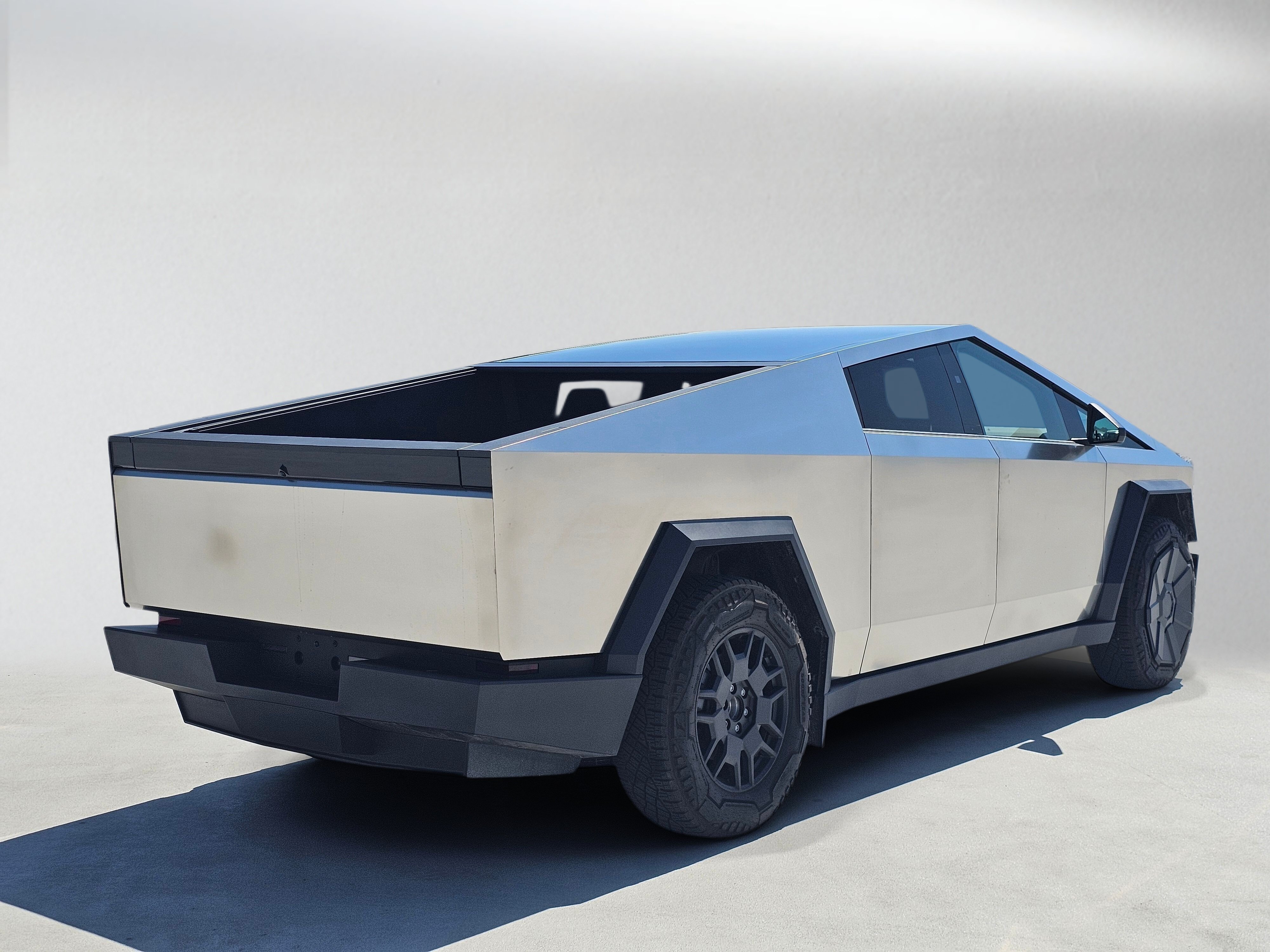 Used 2026 Tesla Cybertruck 2WD Crew Cab image 5