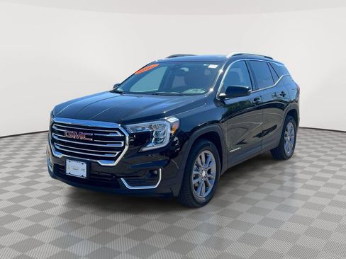 Used 2023 GMC Terrain SLT AWD/4WD image 2