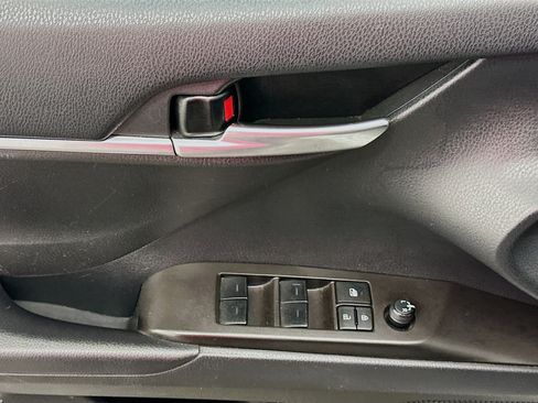 Used 2023 Toyota Camry SE FWD image 15