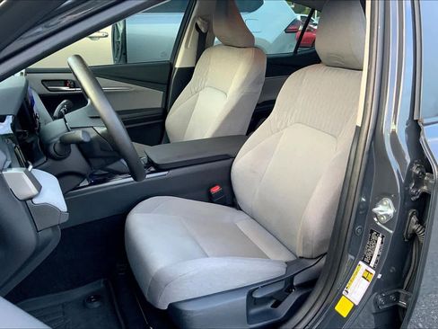 Used 2025 Toyota Camry LE image 8