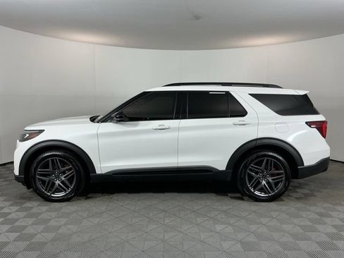 Used 2025 Ford Explorer ST w/ Sun And Sound Package AWD/4WD image 8