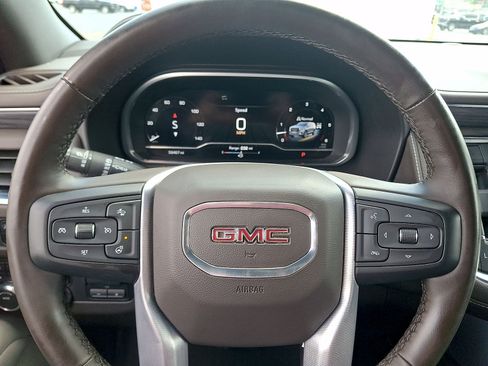 Used 2023 GMC Yukon XL SLT w/ SLT Luxury Package AWD/4WD image 16