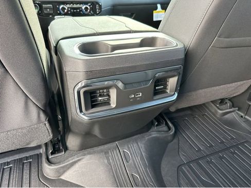 New 2026 GMC Sierra 1500 Elevation image 14