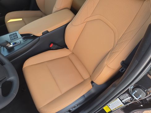 New 2026 Lexus UX 300h AWD image 6