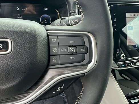 Used 2024 Jeep Wagoneer Series II image 30