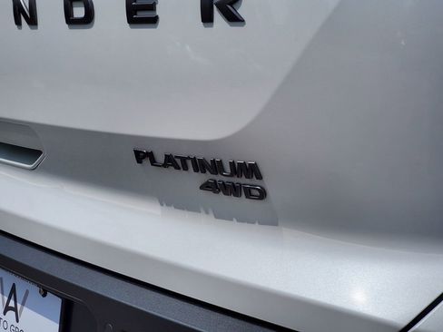 New 2026 Nissan Pathfinder Platinum AWD/4WD image 7