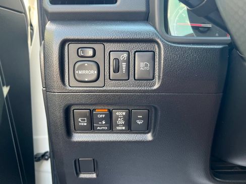 Used 2022 Toyota 4Runner Limited AWD/4WD image 16