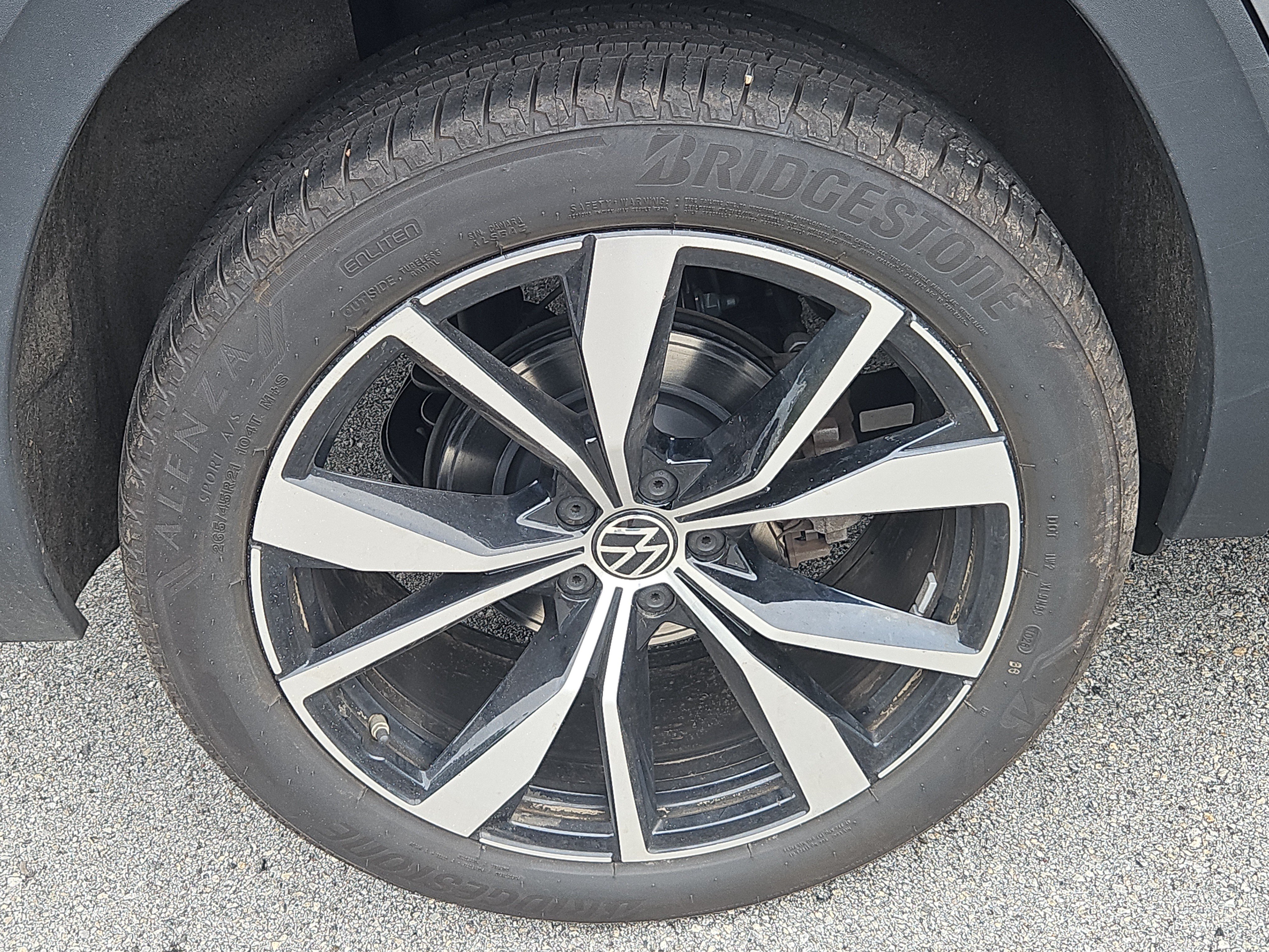 Certified 2024 Volkswagen Atlas SEL Premium R-Line AWD/4WD image 35