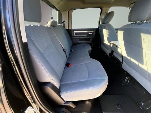 Used 2019 RAM 1500 Classic SLT image 25