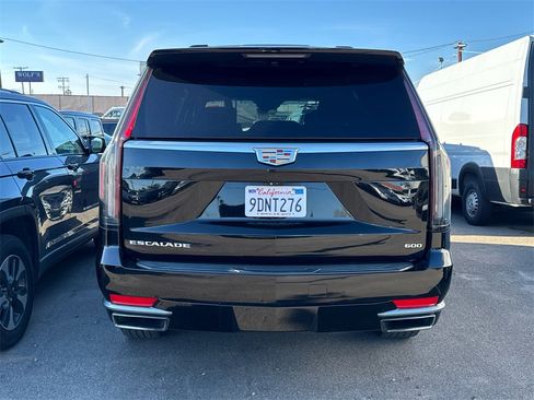 Used 2021 Cadillac Escalade Premium Luxury w/ LPO, Illumination Package image 17