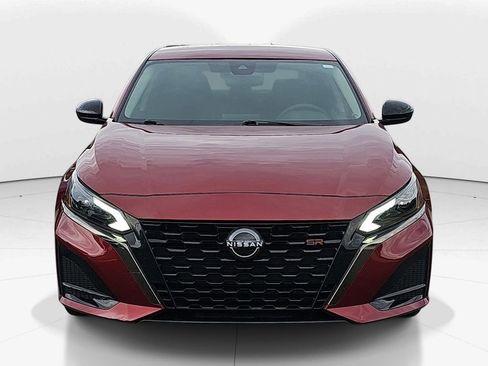 Used 2023 Nissan Altima 2.5 SR FWD image 12