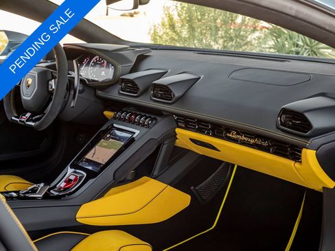 Used 2022 Lamborghini Huracan EVO RWD image 27