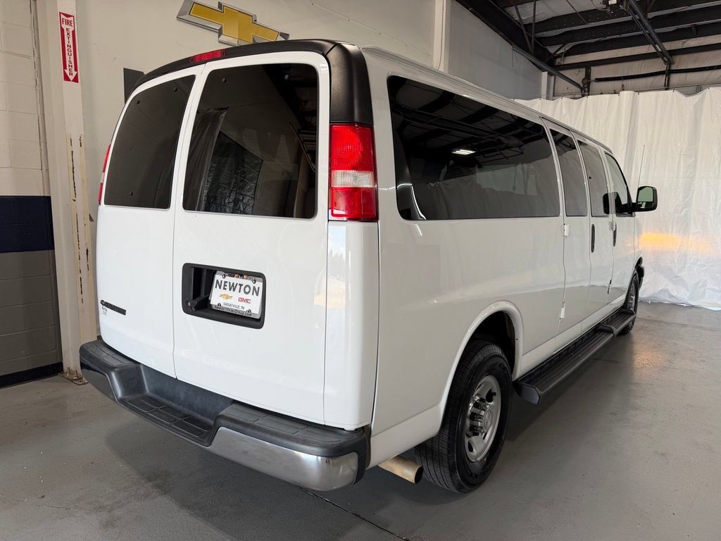 Used 2020 Chevrolet Express 3500 LT w/ LT Preferred Equipment Group RWD image 27