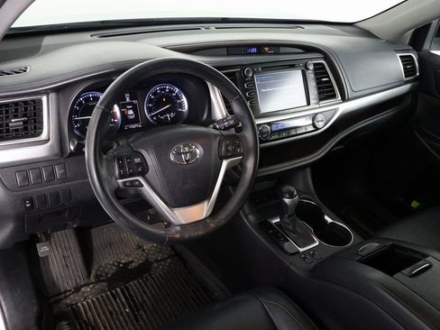 Used 2016 Toyota Highlander XLE image 5